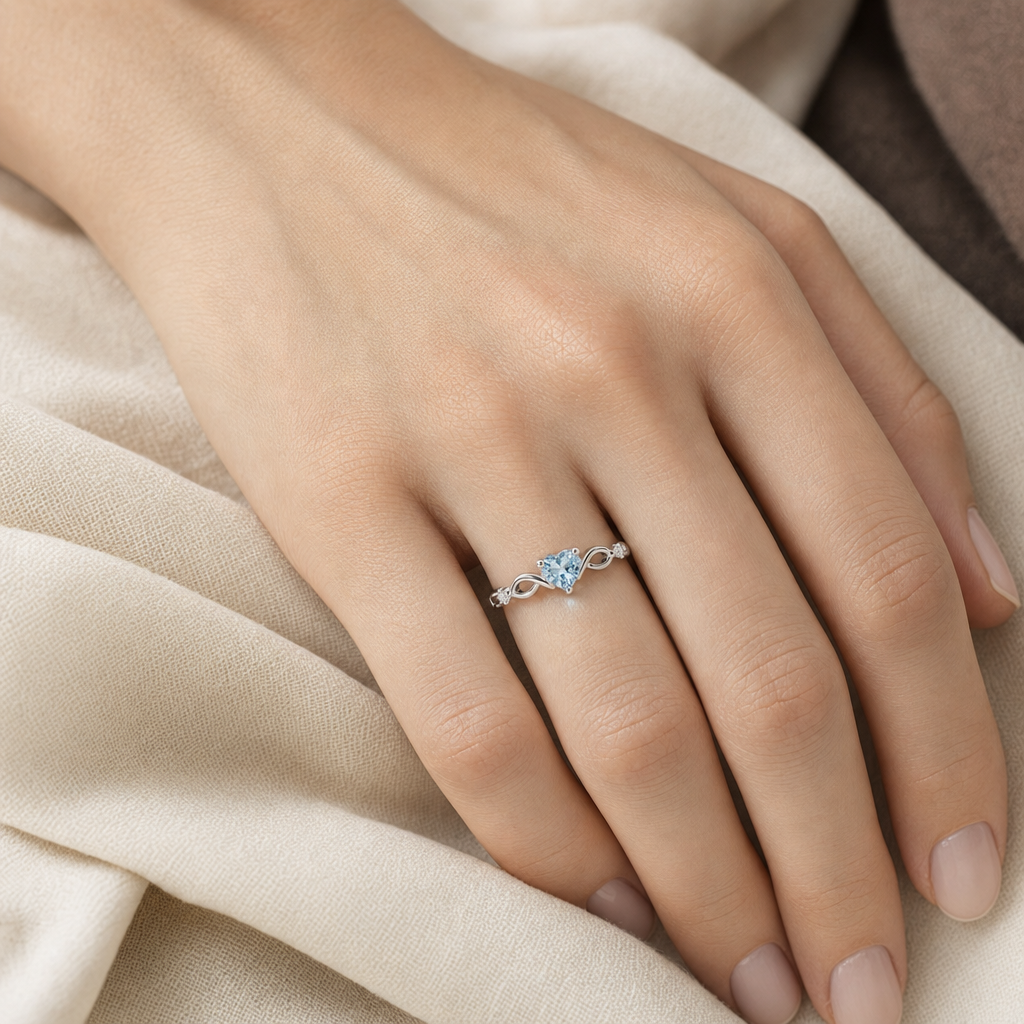 THE ROSELLA | HEART RING